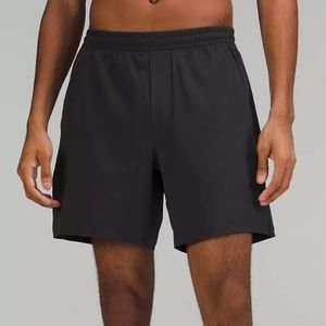 Lululemon men’s Pacebreaker 7” short lined